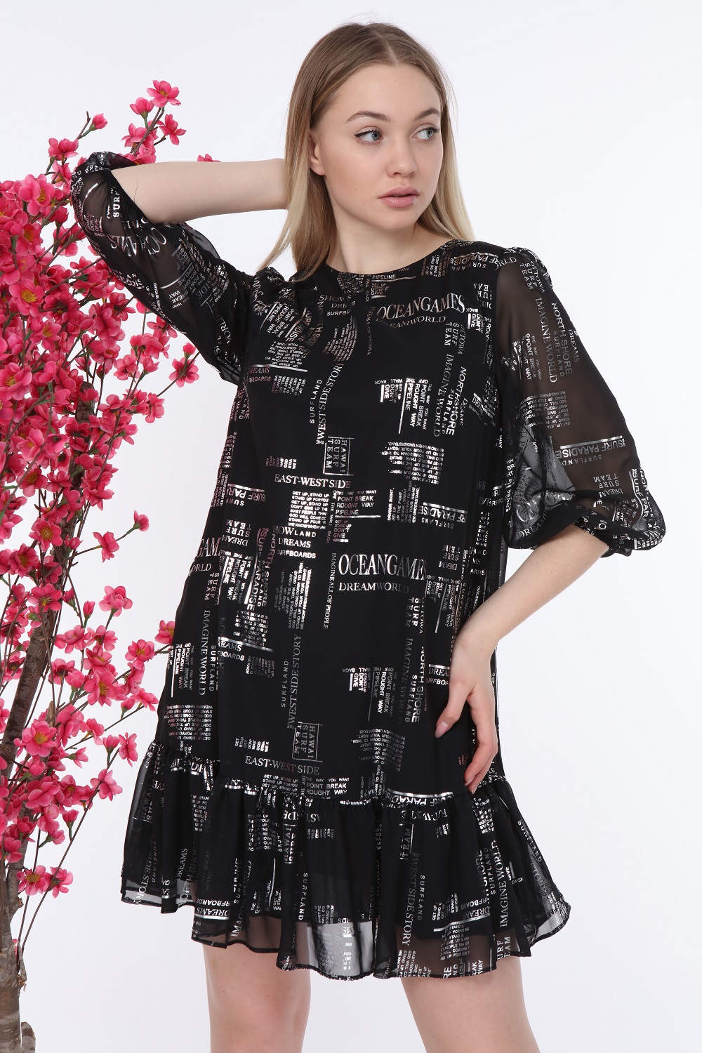 Siyah Yazı Desenli Şifon Elbise
